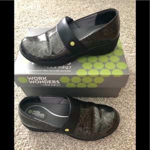 Dansko Work Wonders Nursing Clogs